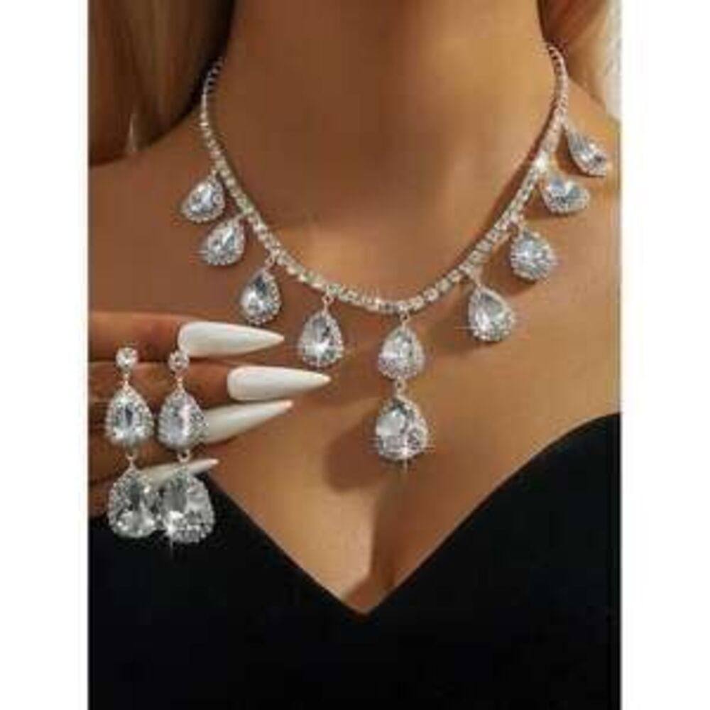 A Set Of 3 Teardrop-Shaped Diamond Necklaces And Earrings, Perfect For Gift
